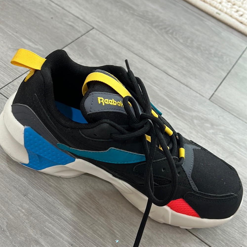 Reebok sneakers multi colored size 7.5 never worn
